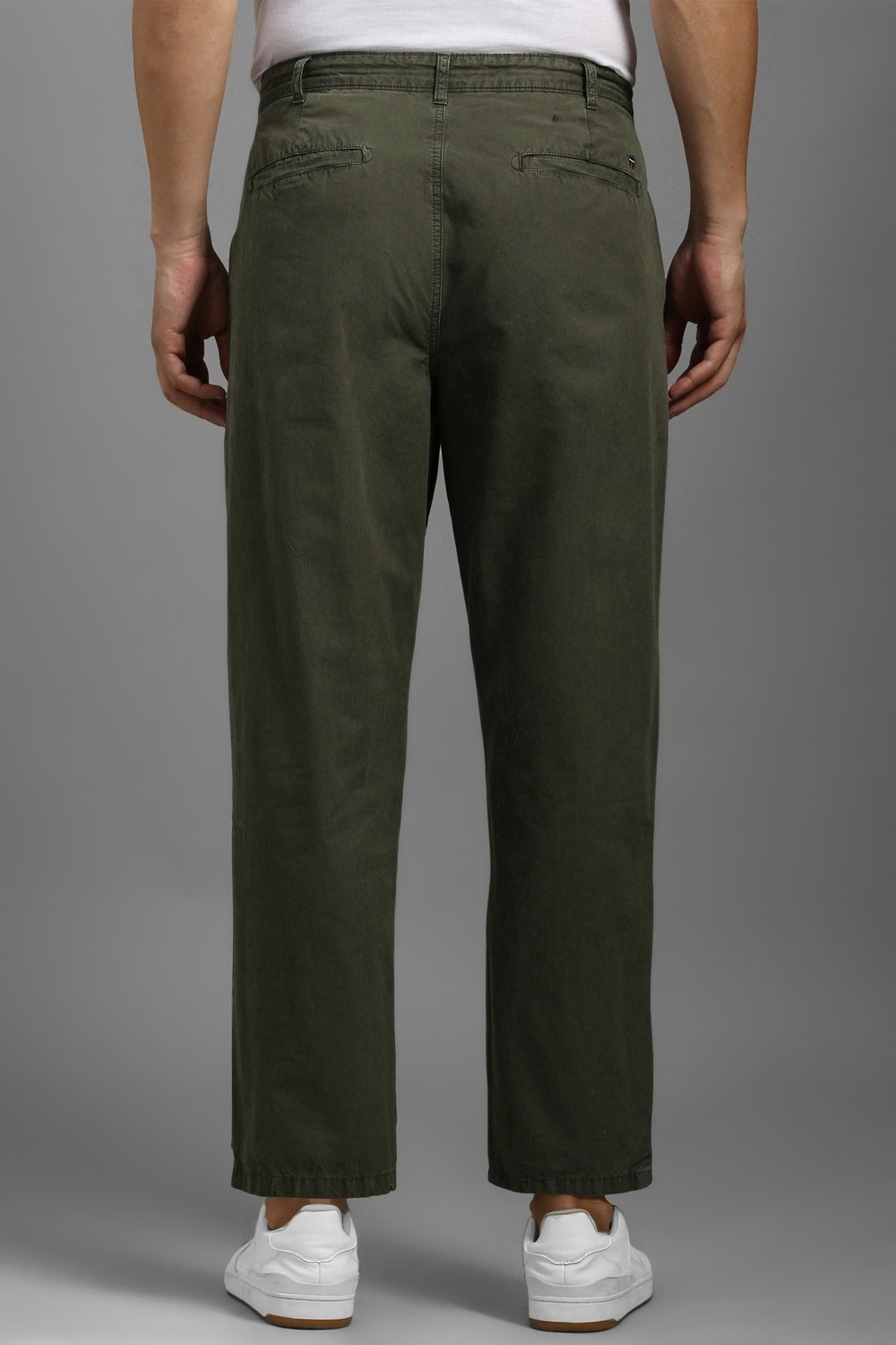 7721-men-green-contemporary-fit-solid-pleated-casual-trousers-green-1.jpg