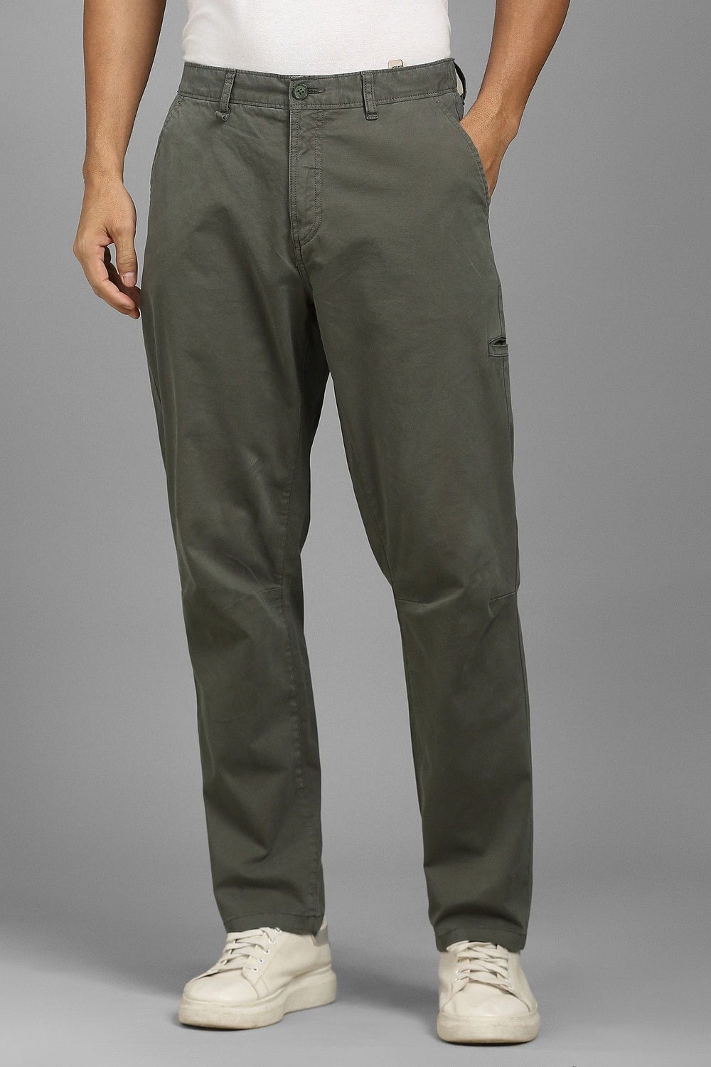 Men Olive Solid Flat Front Casual Trousers-Olive