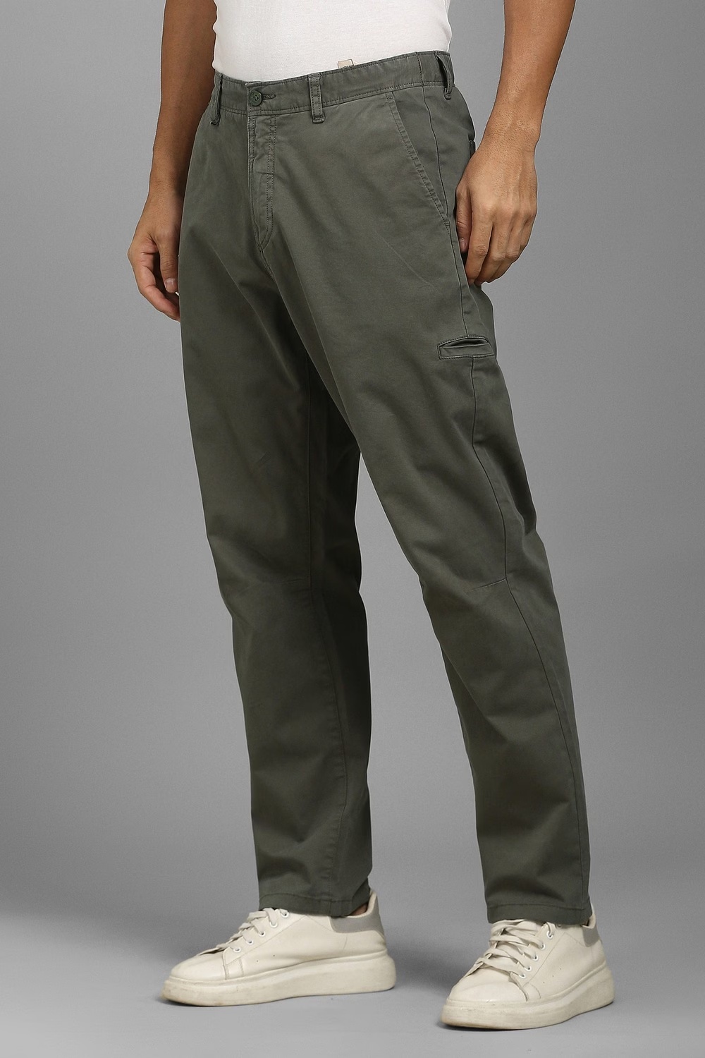 77530-men-olive-solid-flat-front-casual-trousers-olive-1.jpg