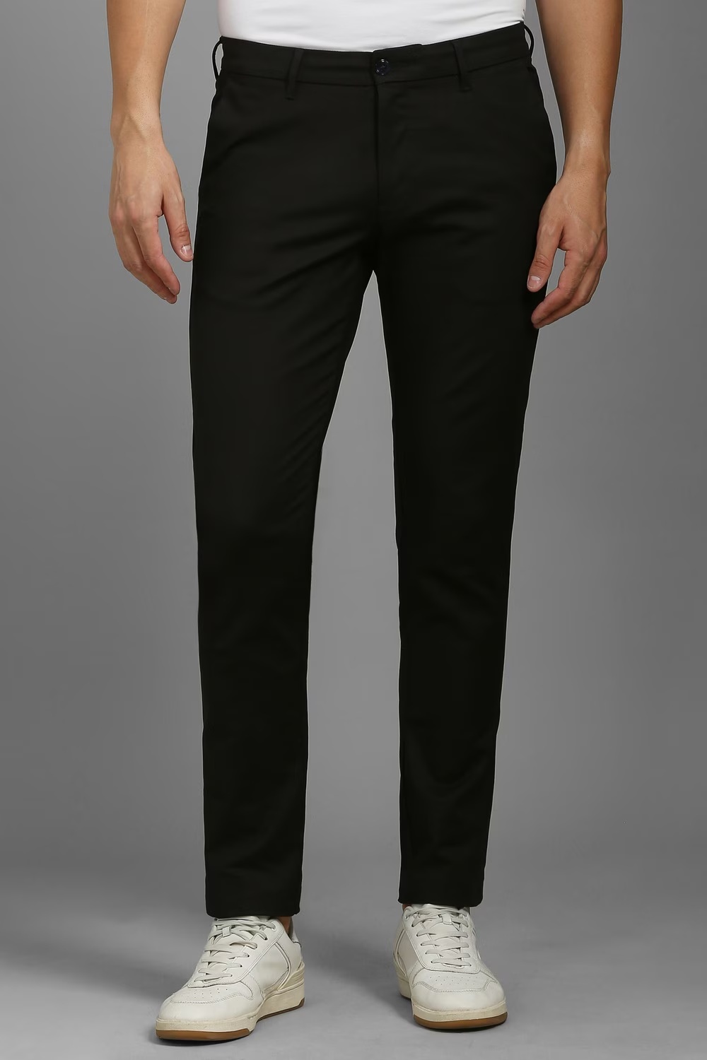 Men Black Slim Fit Solid Flat Front Casual Trousers-Black