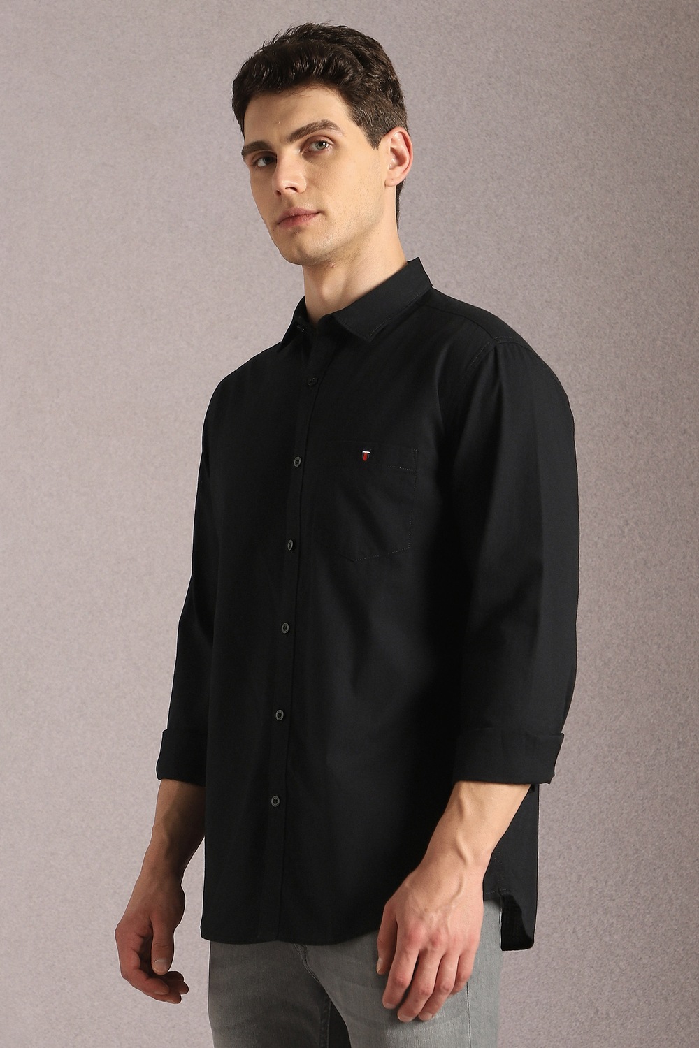77726-men-black-solid-full-sleeves-casual-shirt-black-1.jpg