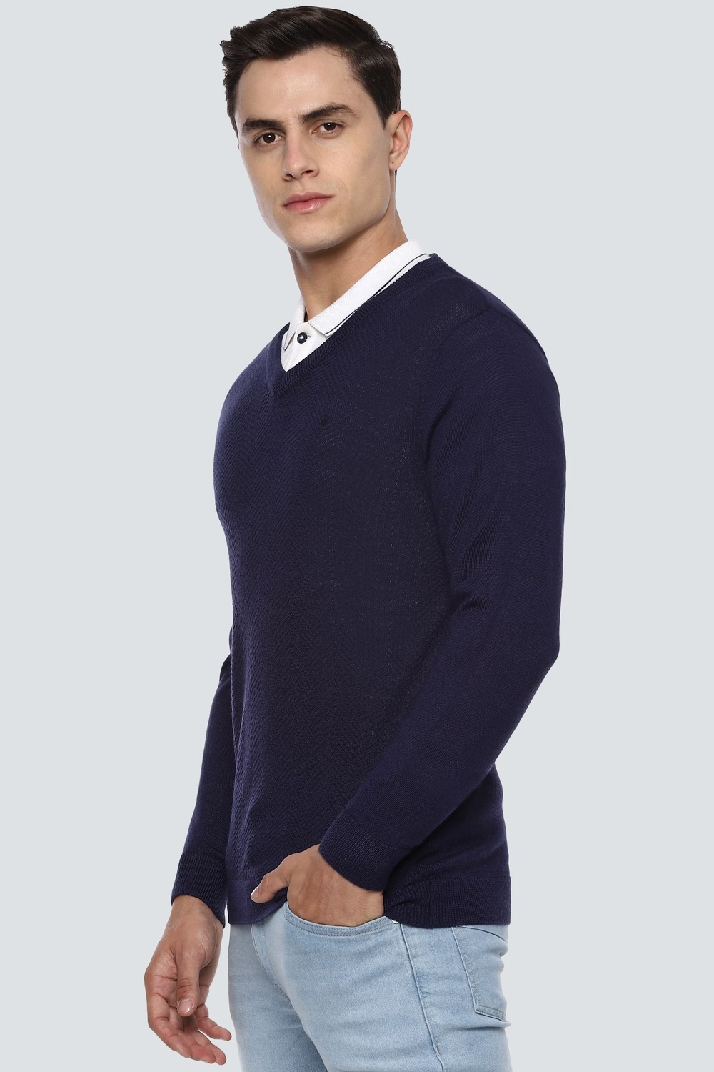 78871-men-navy-solid-v-neck-full-sleeves-sweater-navy-1.jpg