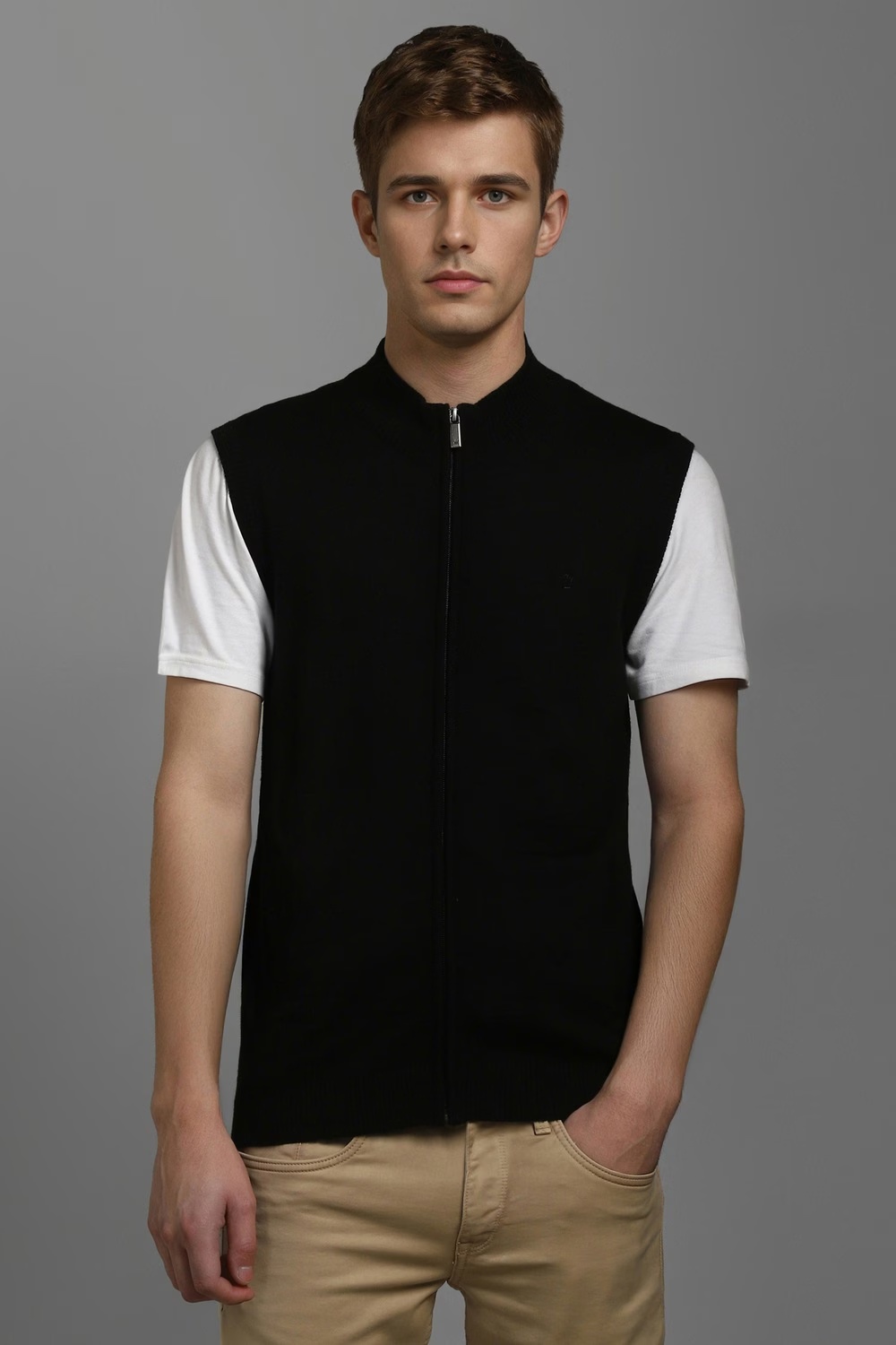 Men Black Solid Round Neck Sleeveless Sweater-Black