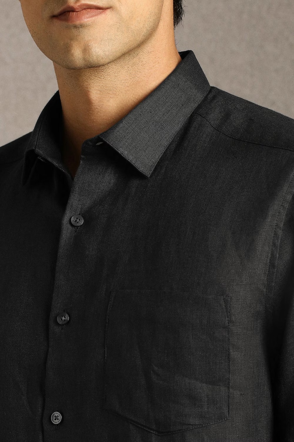 79068-men-black-solid-full-sleeves-formal-shirt-black-1.jpg
