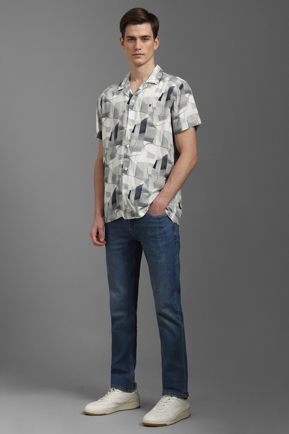 79347-men-grey-slim-fit-print-half-sleeves-casual-shirt-grey-1.jpg