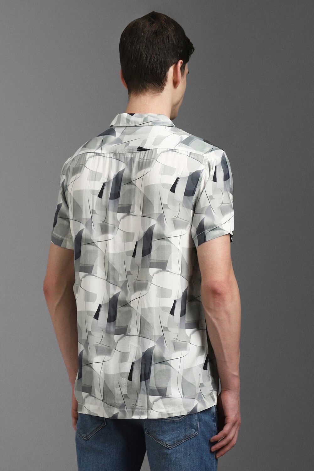 79347-men-grey-slim-fit-print-half-sleeves-casual-shirt-grey-1.jpg