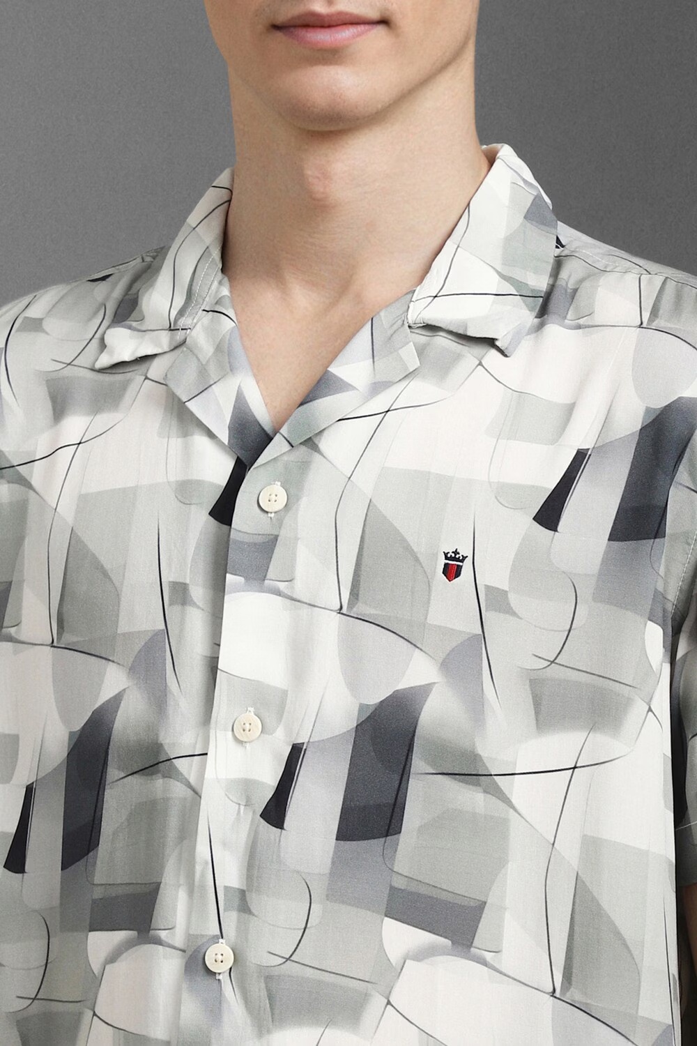 79347-men-grey-slim-fit-print-half-sleeves-casual-shirt-grey-1.jpg