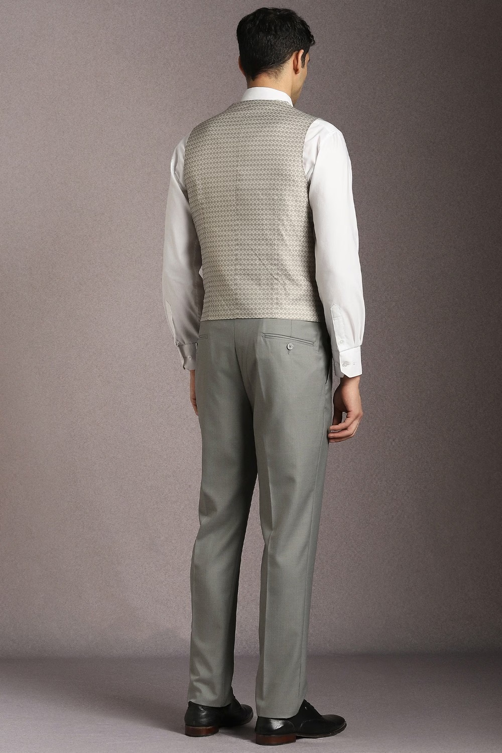 79436-men-grey-textured-formal-three-piece-suit-grey-1.jpg