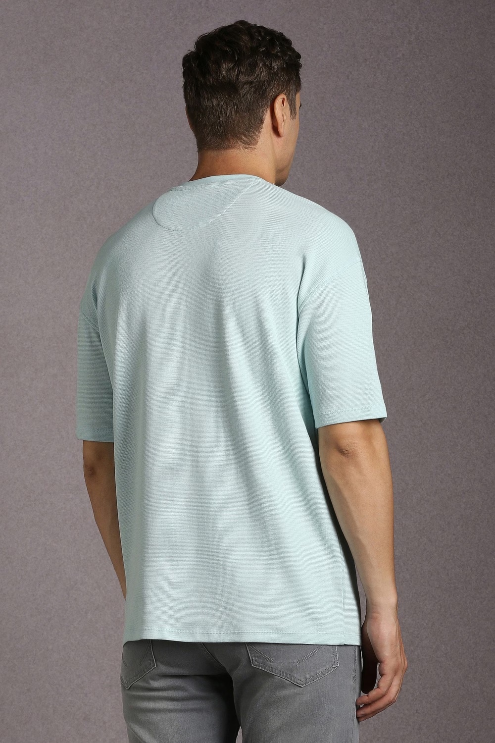 79513-men-light-blue-textured-crew-neck-t-shirt-light-blue-1.jpg