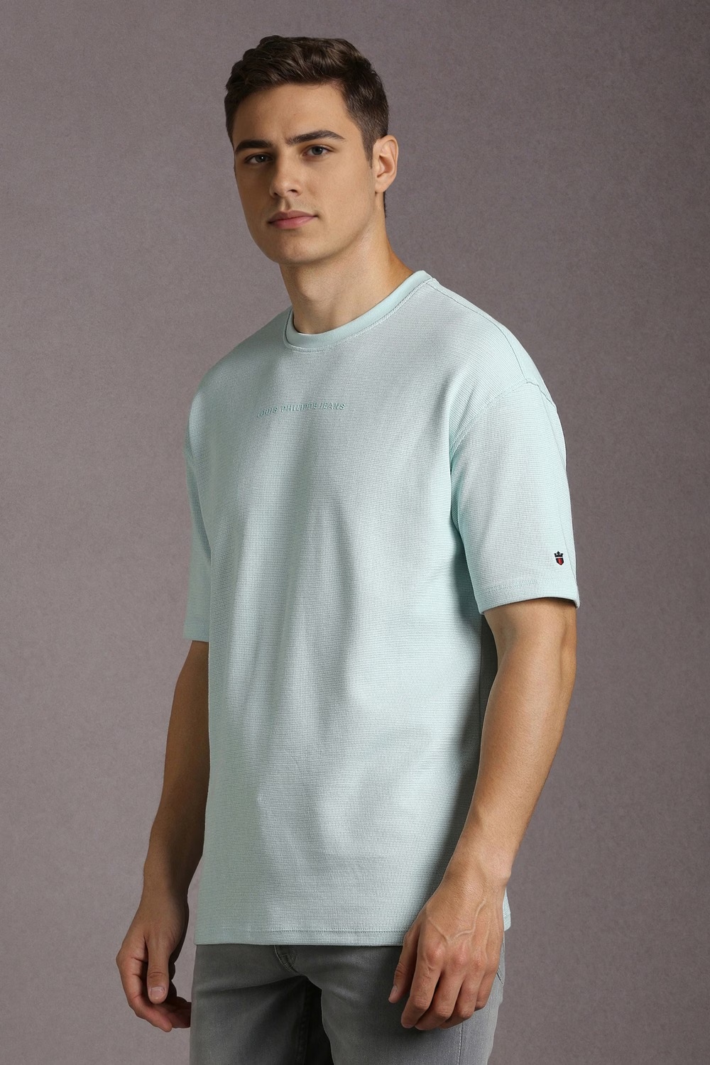 79513-men-light-blue-textured-crew-neck-t-shirt-light-blue-1.jpg