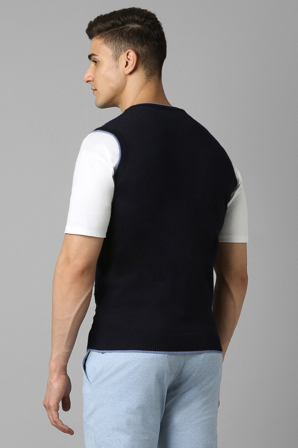79538-men-black-textured-crew-neck-full-sleeves-sweater-black-1.jpg