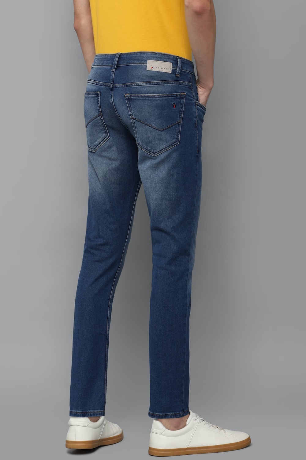 79846-men-navy-mid-smart-fit-jeans-navy-1.jpg