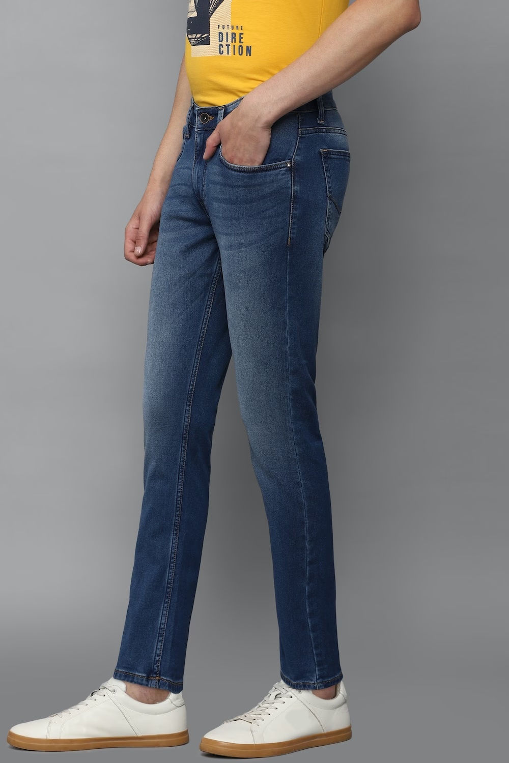 79846-men-navy-mid-smart-fit-jeans-navy-1.jpg