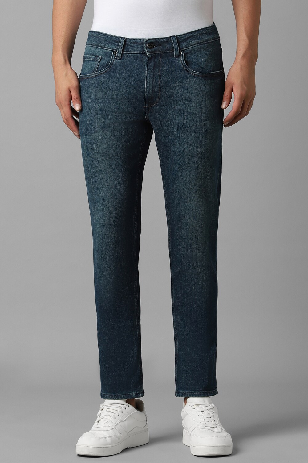 Men Navy Dark Smart Fit Jeans-Navy