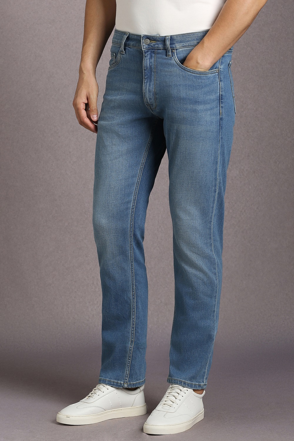 79922-men-blue-mid-wash-regular-fit-jeans-blue-1.jpg