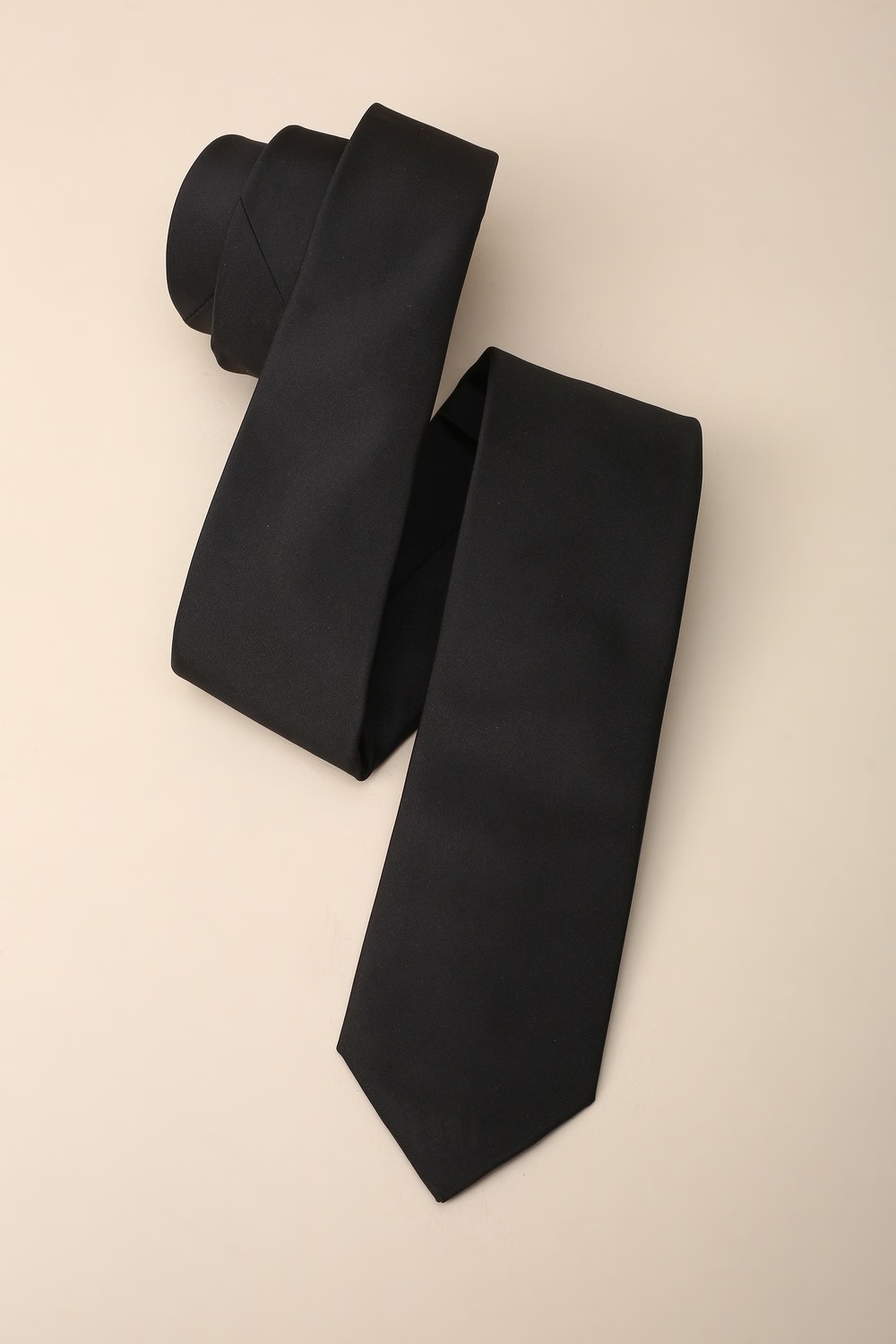 Men Black Solid Tie-Black