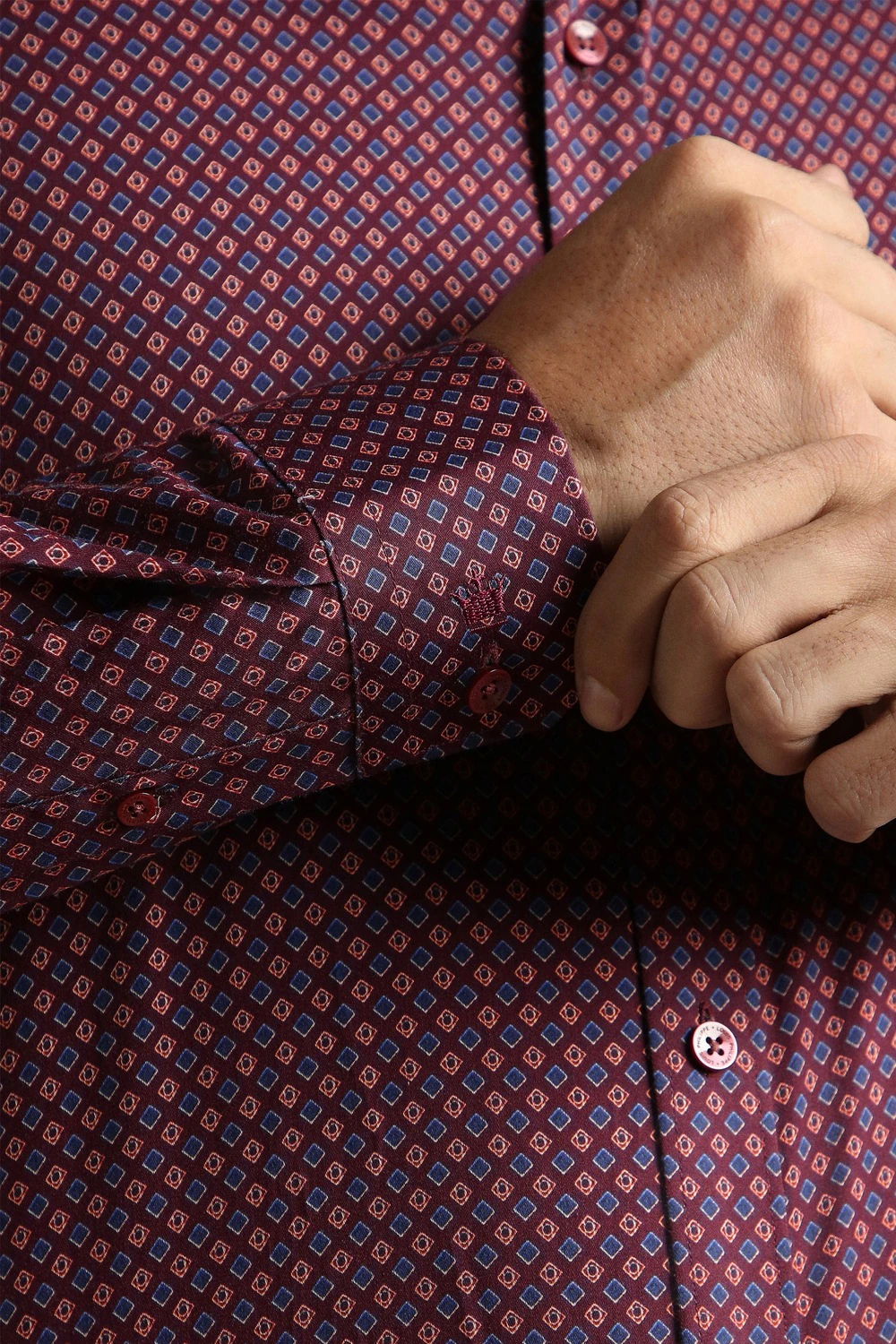 8128-men-maroon-print-full-sleeves-formal-shirt-maroon-1.jpg