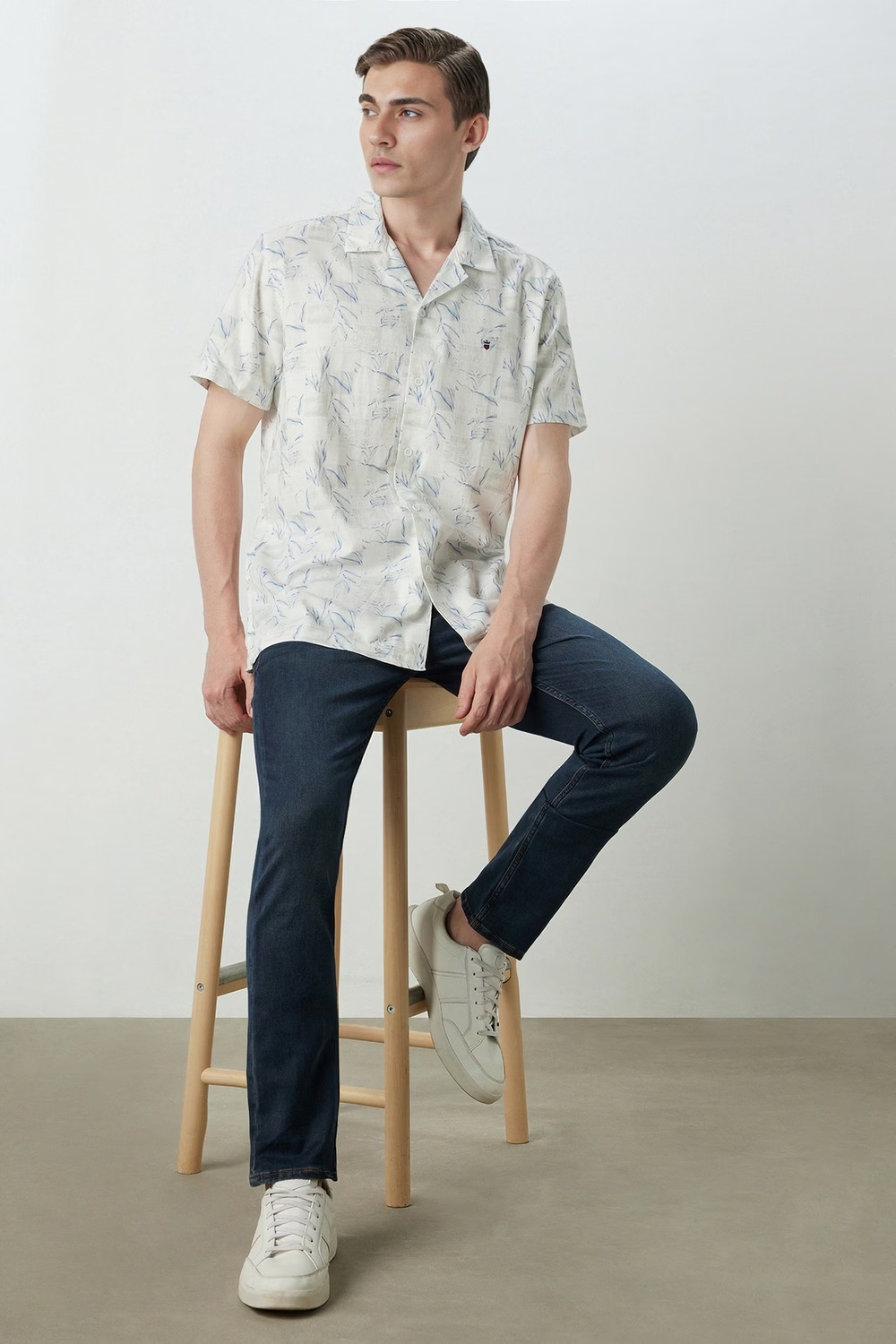 8374-men-white-print-half-sleeves-casual-shirt-white-1.jpg