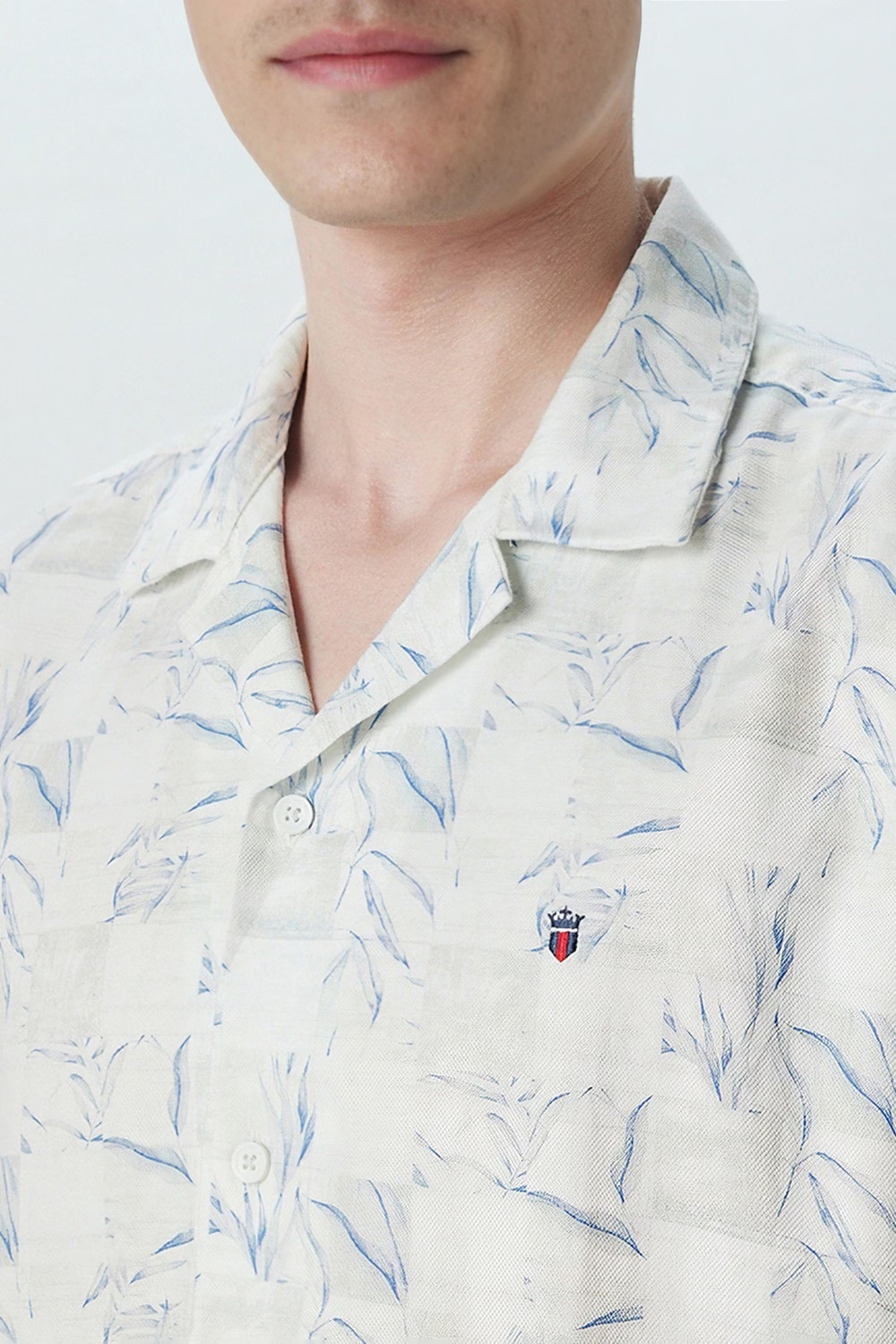 8374-men-white-print-half-sleeves-casual-shirt-white-1.jpg