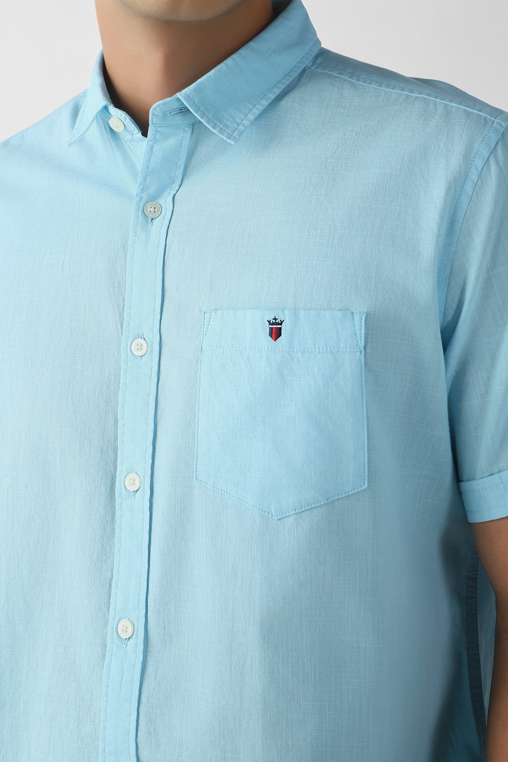 8445-men-blue-slim-fit-textured-half-sleeves-casual-shirt-blue-1.jpg