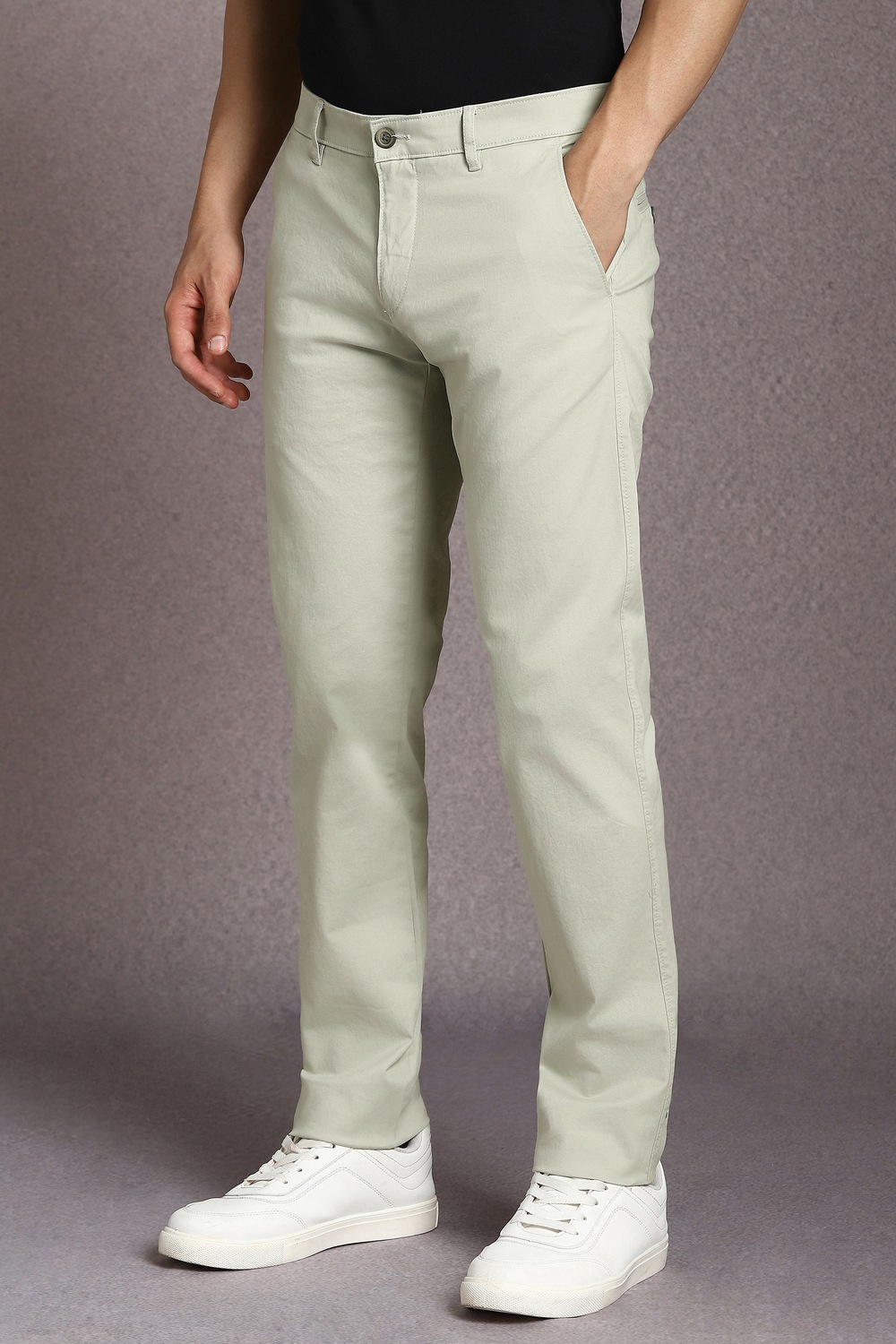 8731-men-green-solid-flat-front-casual-trousers-green-1.jpg