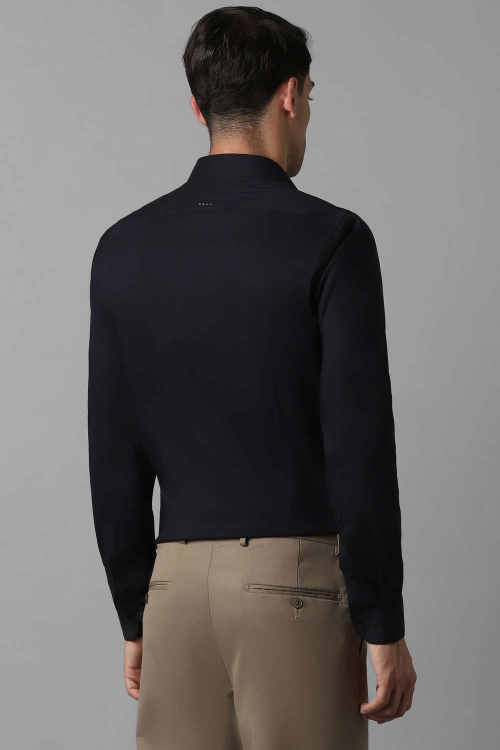 8789-men-black-solid-full-sleeves-casual-shirt-black-1.jpg