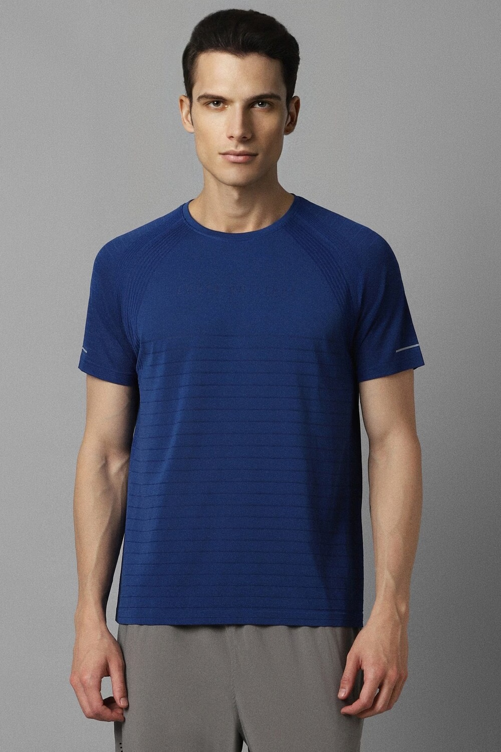Men Blue Solid Crew Neck T-shirt-Blue