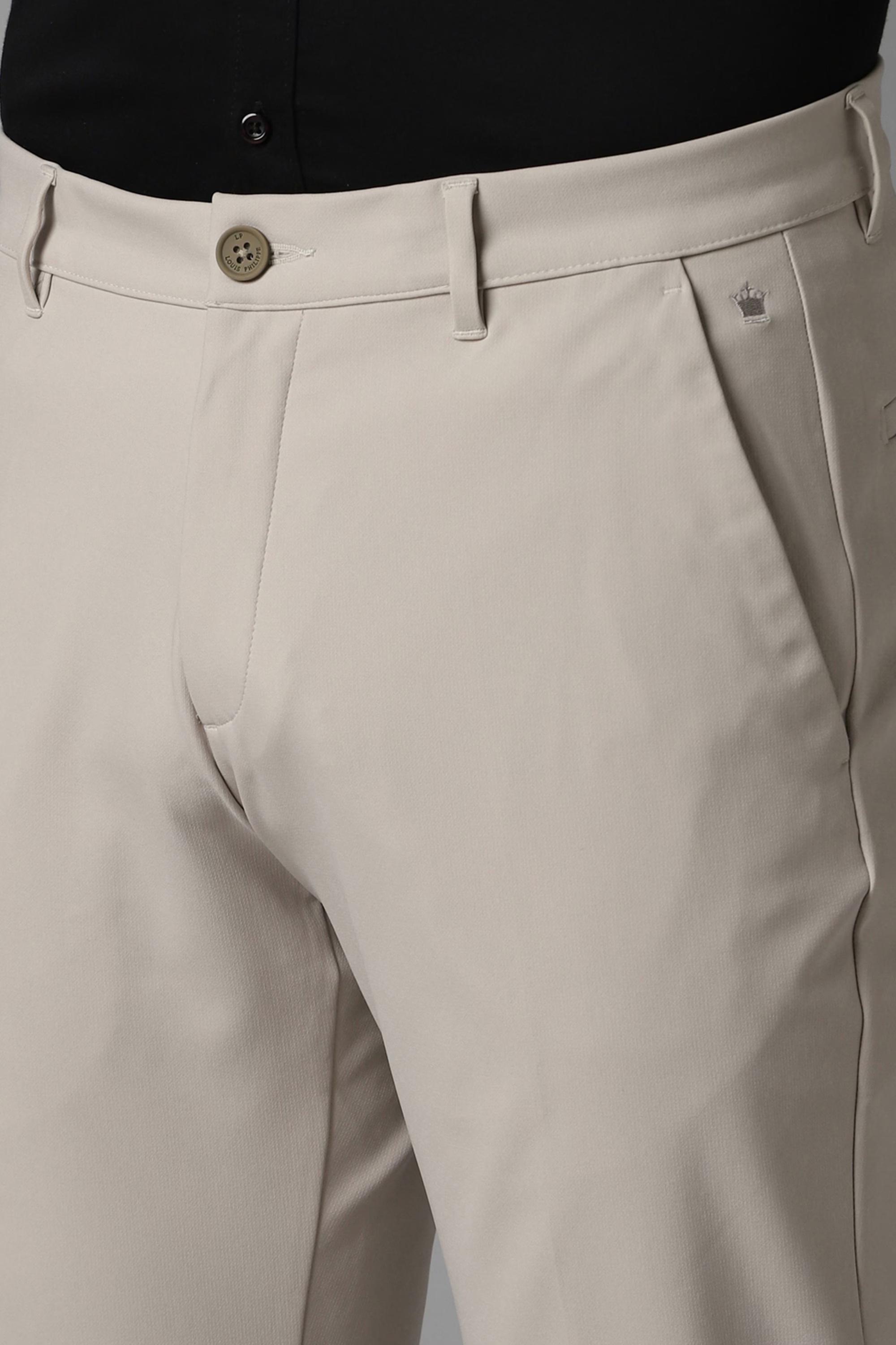 9100-men-grey-contemporary-fit-solid-flat-front-casual-trousers-grey-1.jpg